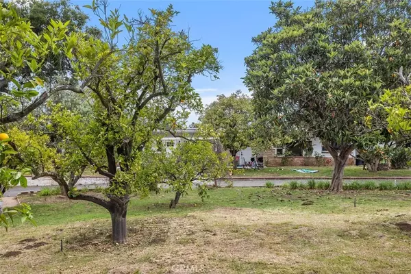 Fallbrook, CA 92028,1840 Gum Tree Lane #C