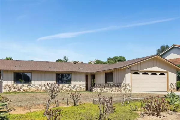 Fallbrook, CA 92028,2433 Summerhill Lane