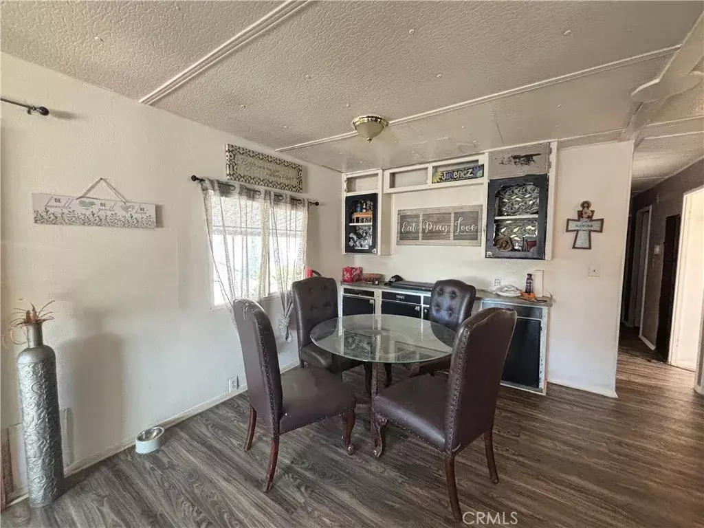 Hemet, CA 92543,430 N Palm #102