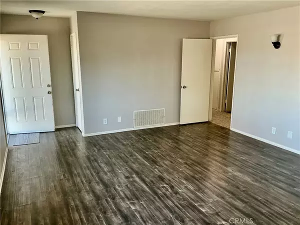 Hemet, CA 92543,527 Fern