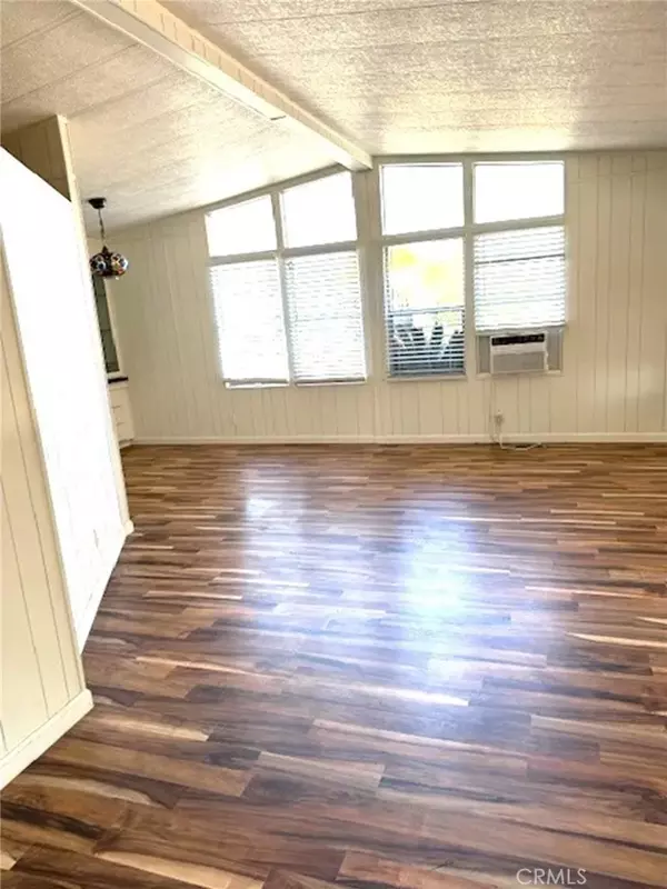 Hemet, CA 92543,1300 W Menlo #193