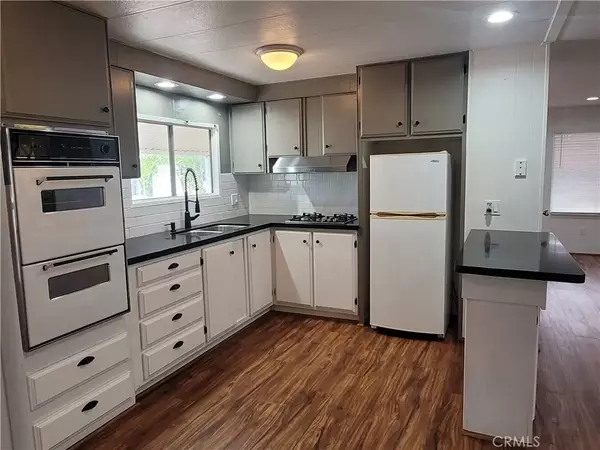 Wildomar, CA 92595,21601 Canyon #4