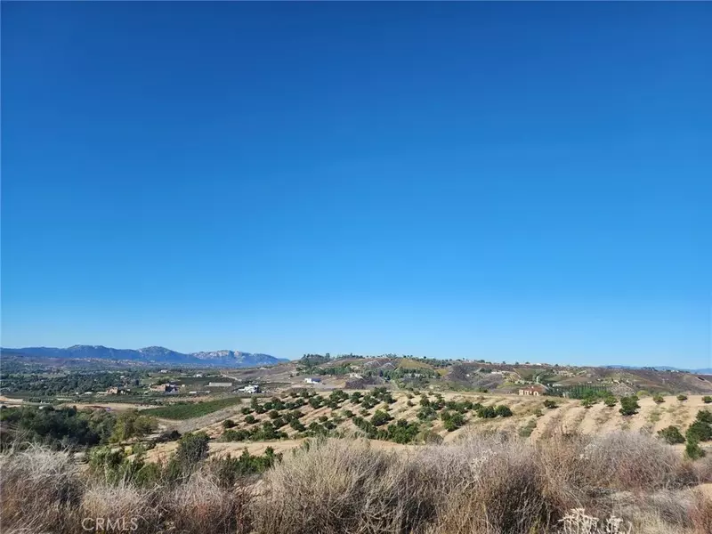 35 Calle Las Lomas, Temecula, CA 92592