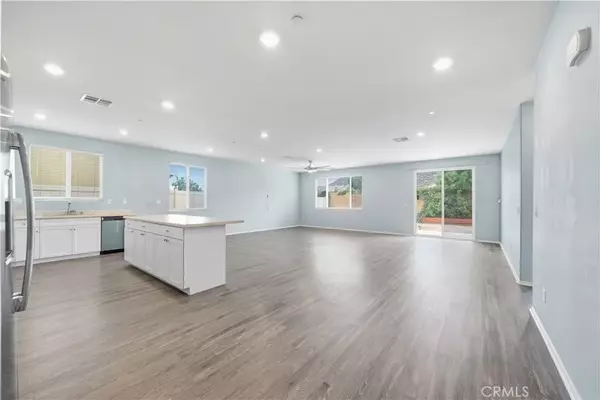 Winchester, CA 92596,32323 Roman Warren