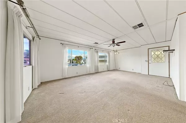 Hemet, CA 92543,575 S Lyon #98