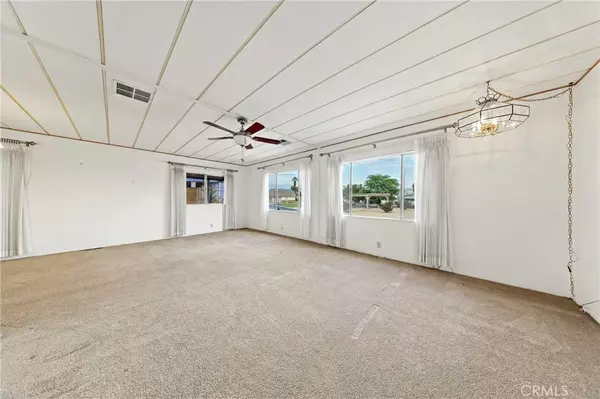 Hemet, CA 92543,575 S Lyon #98