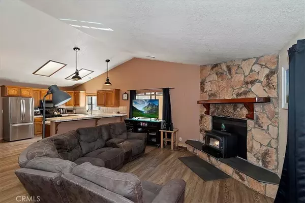 Big Bear, CA 92314,1064 Pine