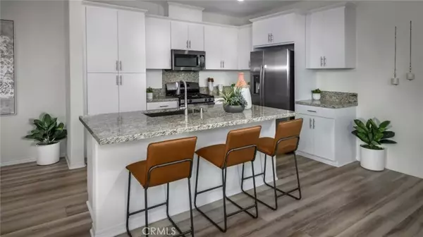 2449 Gunner Ridge Way, Rialto, CA 92377