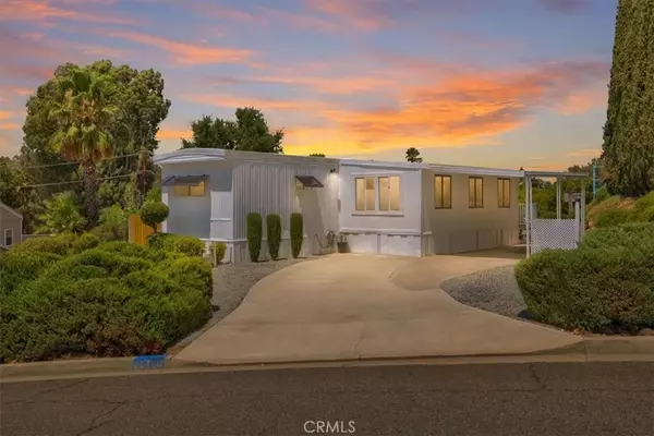 22780 Skylink, Canyon Lake, CA 92587