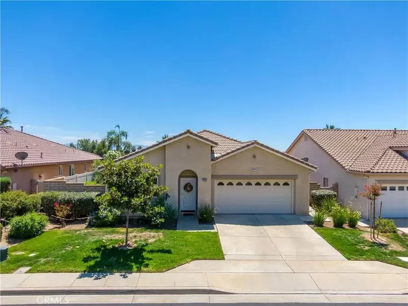 28433 Oasis View Circle, Menifee, CA 92584