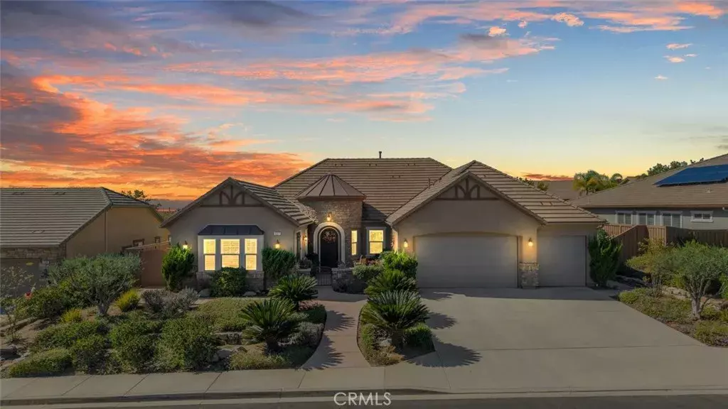 227 Tom McGuinness Jr Circle, Fallbrook, CA 92028