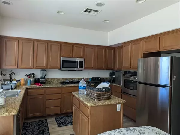 Menifee, CA 92584,29066 Salrio