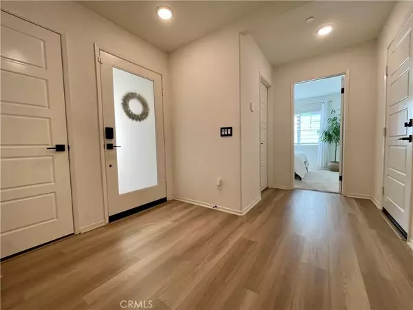 Lake Elsinore, CA 92530,32806 Crown Point