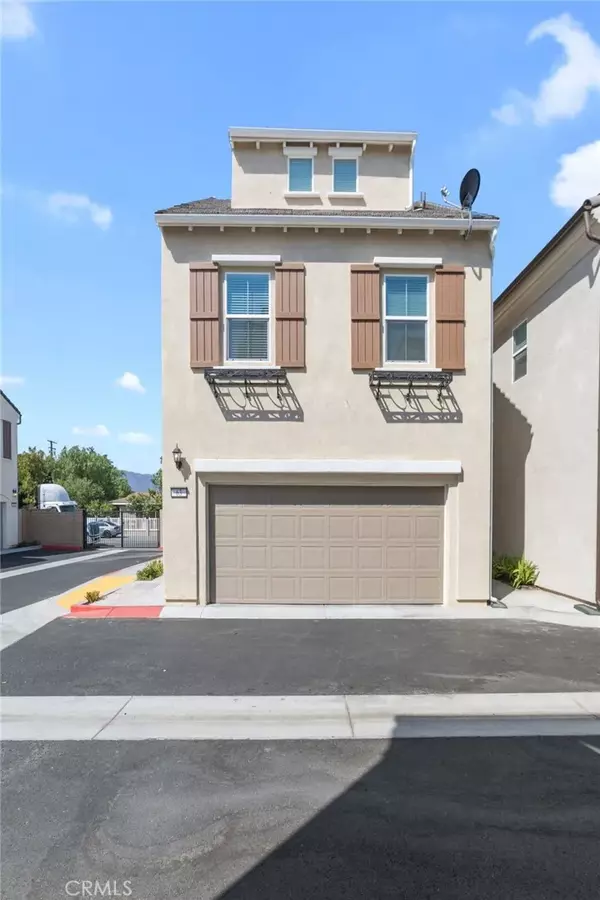 Corona, CA 92879,3827 Grant Street #63