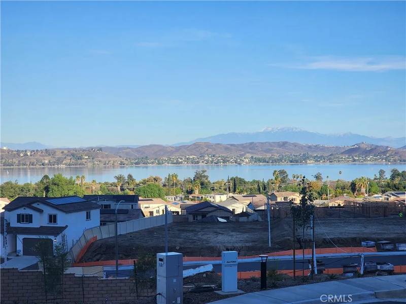30 Lakeview, Lake Elsinore, CA 92530