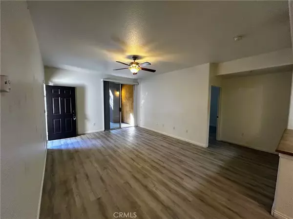 Murrieta, CA 92562,24909 Madison #111