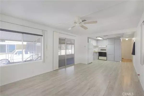 Hemet, CA 92543,725 W Thornton #41