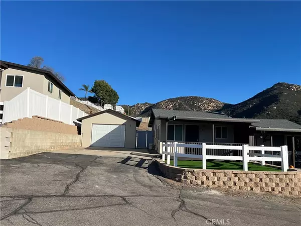 El Cajon, CA 92021,9335 Chimney Rock #5A