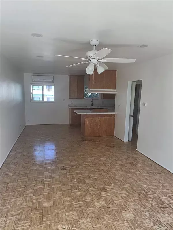 Burbank, CA 91501,928 W Angeleno #C