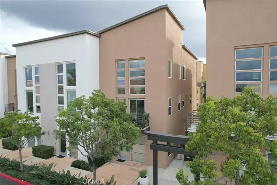 1540 W Artesia Square, Gardena, CA 90248