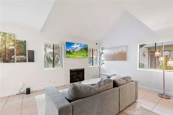 Vista, CA 92083,313 N Melrose