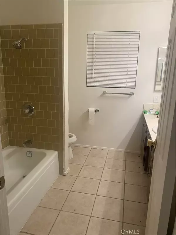 Hemet, CA 92543,40092 Walnut