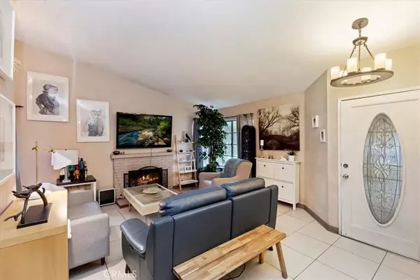 Rialto, CA 92376,156 S Loretta