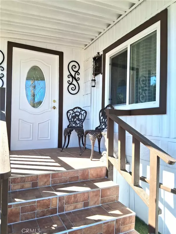 San Jacinto, CA 92583,1499 Old Mountain #181