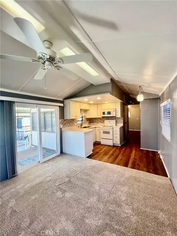 Hemet, CA 92545,1295 S Cawston #263