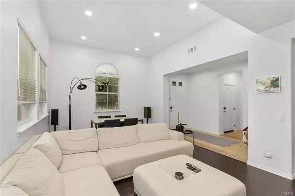 Murrieta, CA 92563,30095 Mickelson