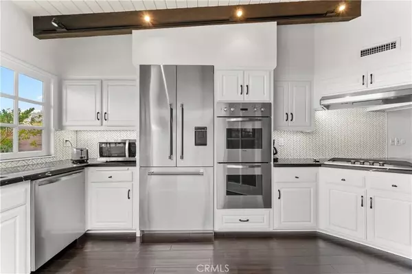 Calabasas, CA 91302,4420 Park Jazmin