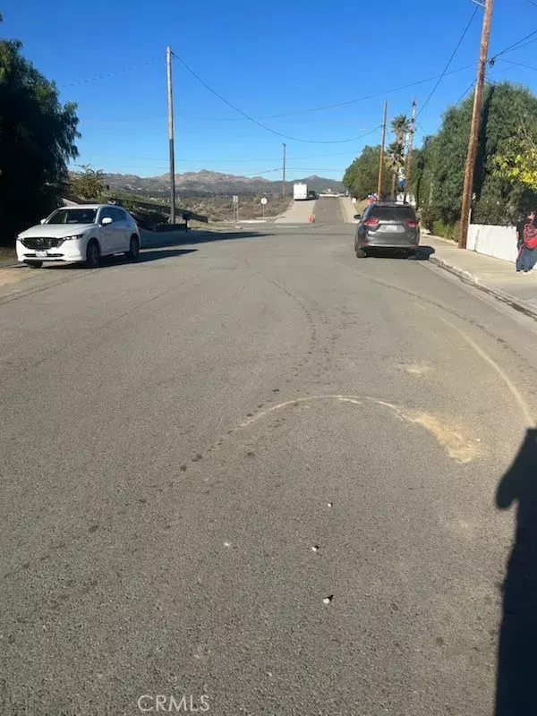 Lake Elsinore, CA 92530,314 N Lewis