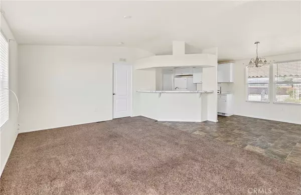 Hemet, CA 92545,4400 W Florida #252