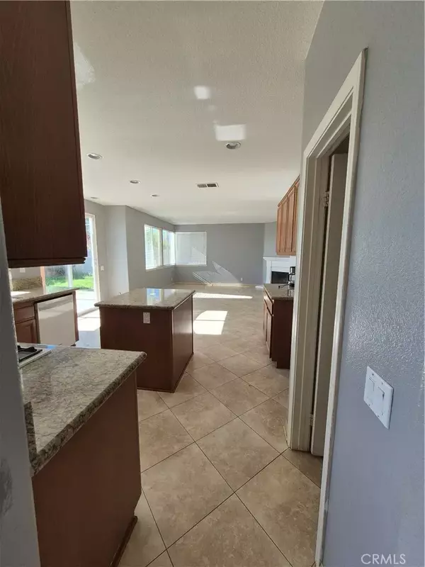 Murrieta, CA 92563,28841 Tonya