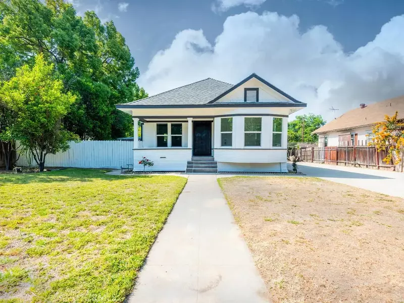 680 E Kingsley Avenue, Pomona, CA 91767