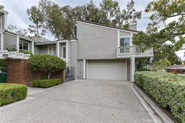 38 Rocky Knoll #25, Irvine, CA 92612