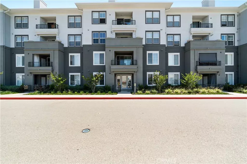 Anaheim, CA 92805,1801 E Katella Avenue #1055