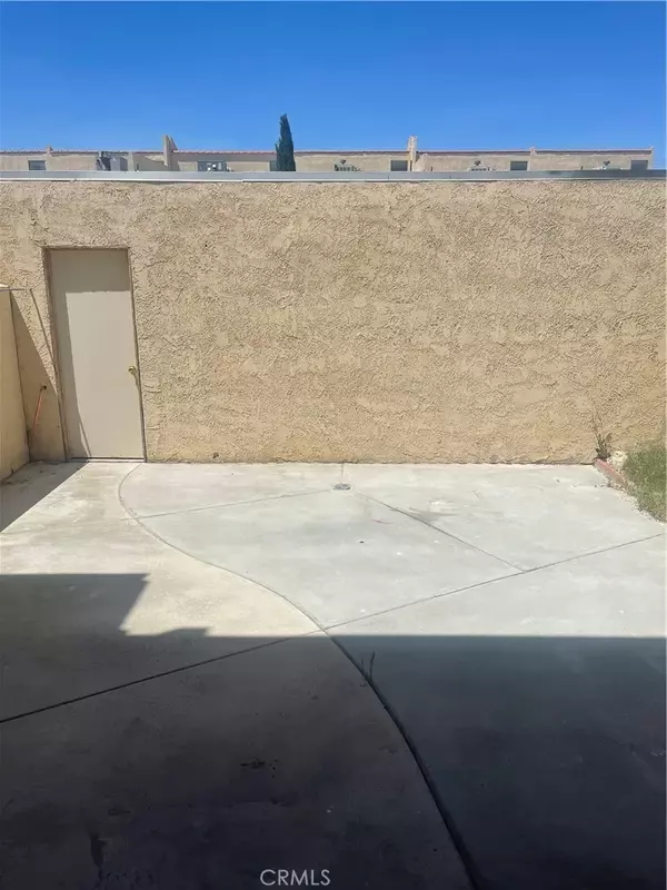 Victorville, CA 92395,16465 Green Tree Boulevard #19