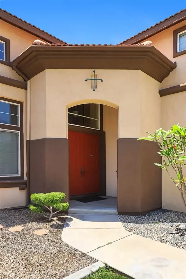 Eastvale, CA 92880,6833 Winterberry Way