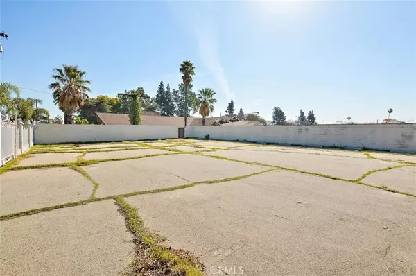 Ontario, CA 91761,718 E Maitland Street