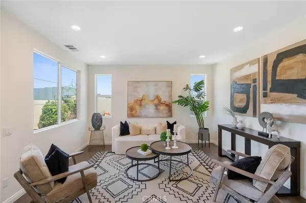 Temple City, CA 91780,90 Linden Lane