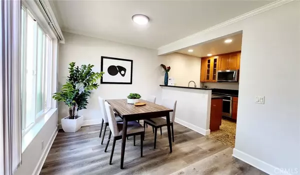 La Jolla, CA 92037,8503 Villa La Jolla Drive #B