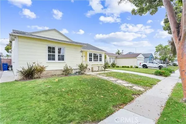 Lakewood, CA 90712,2917 Denmead Street