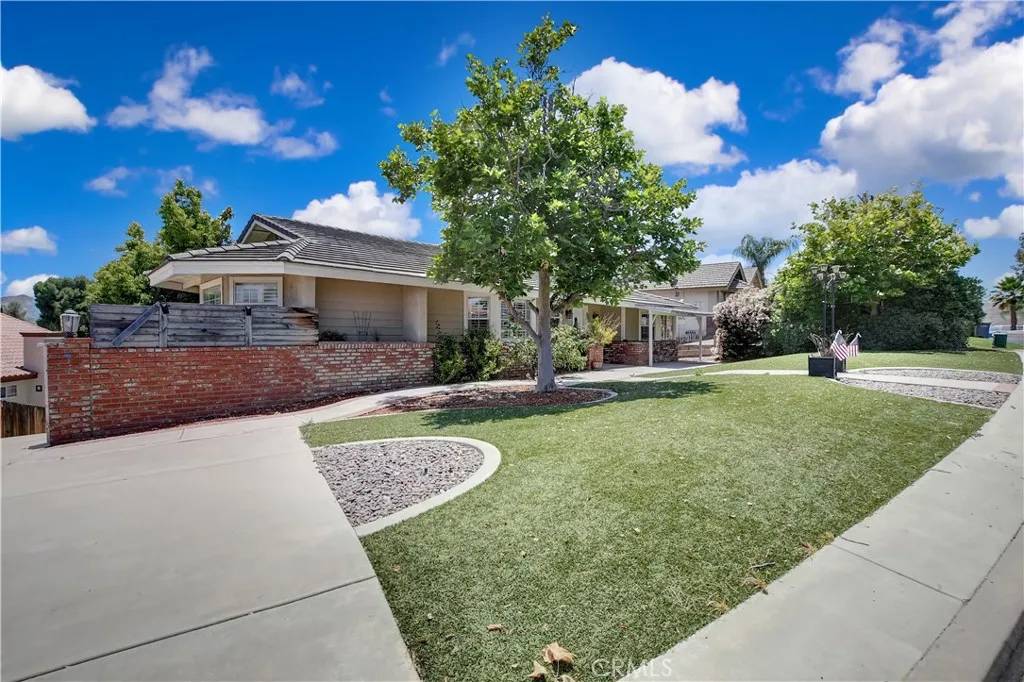 Canyon Lake, CA 92587,22137 Tumbleweed Drive