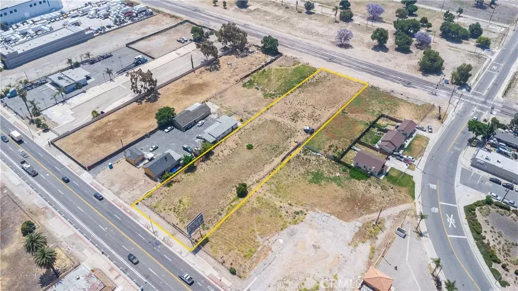 Ontario, CA 91761,918 E Holt
