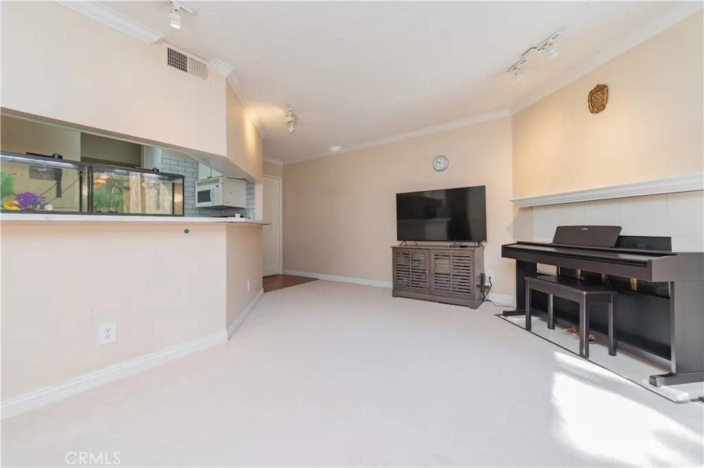 Rancho Cucamonga, CA 91737,10655 Lemon Avenue #2709