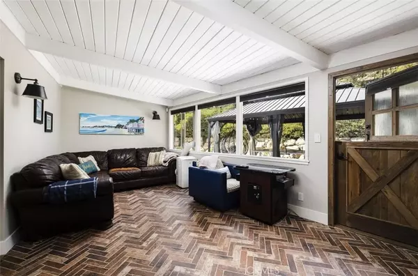 Santa Barbara, CA 93110,4028 Via Laguna