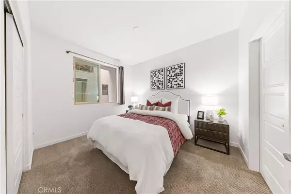 Irvine, CA 92618,171 Cadence