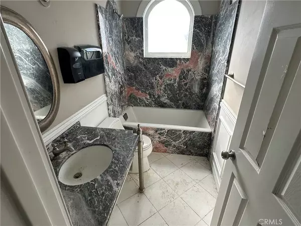 Anaheim Hills, CA 92808,1005 S Mountvale Court