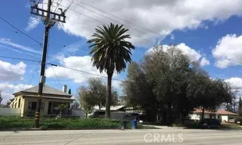 1367 S Towne, Pomona, CA 91766